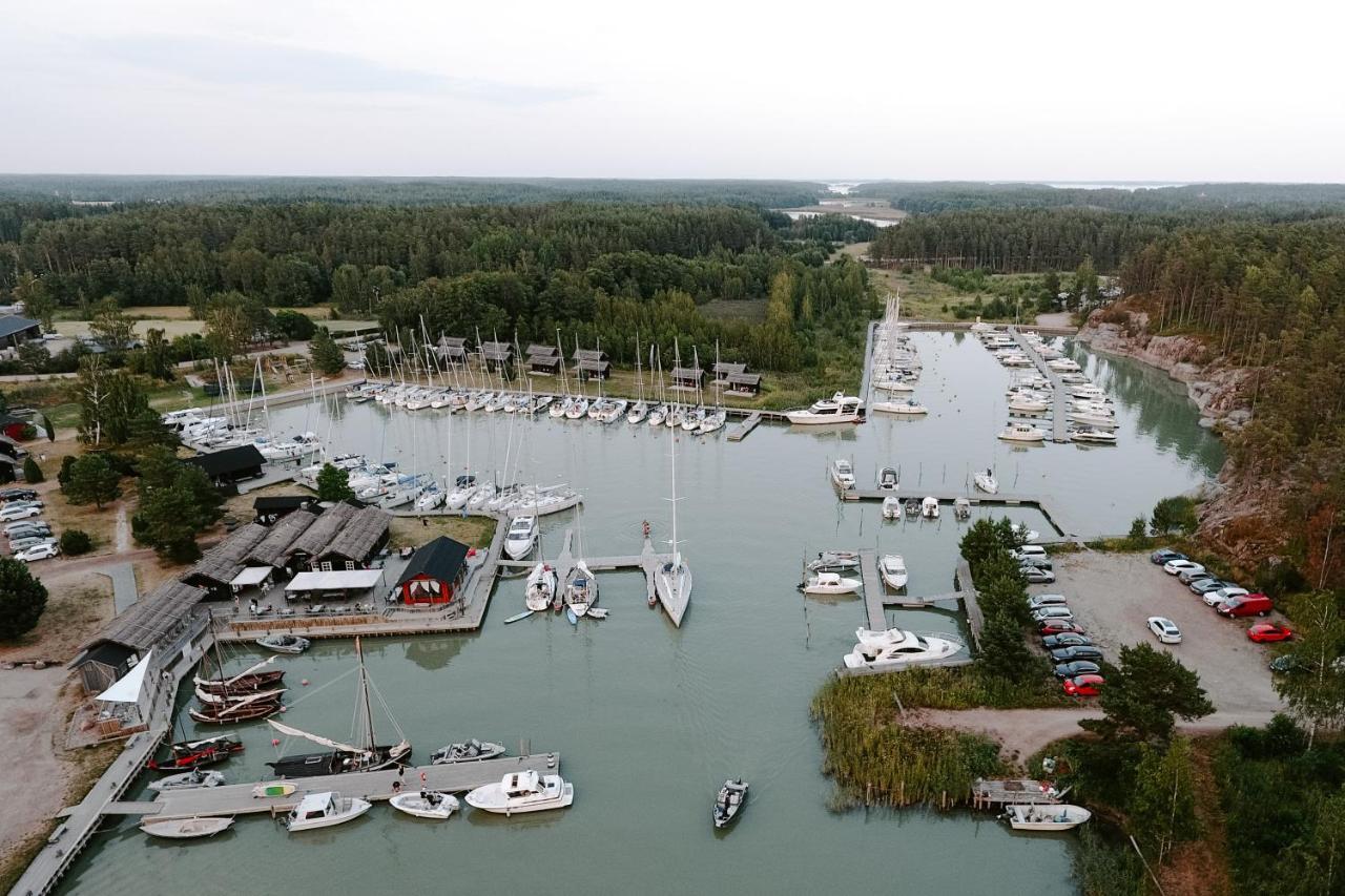 Villa Peterzens Boathouse Laupunen Esterno foto