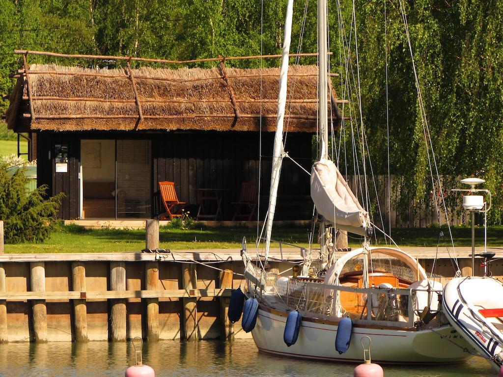 Villa Peterzens Boathouse Laupunen Esterno foto