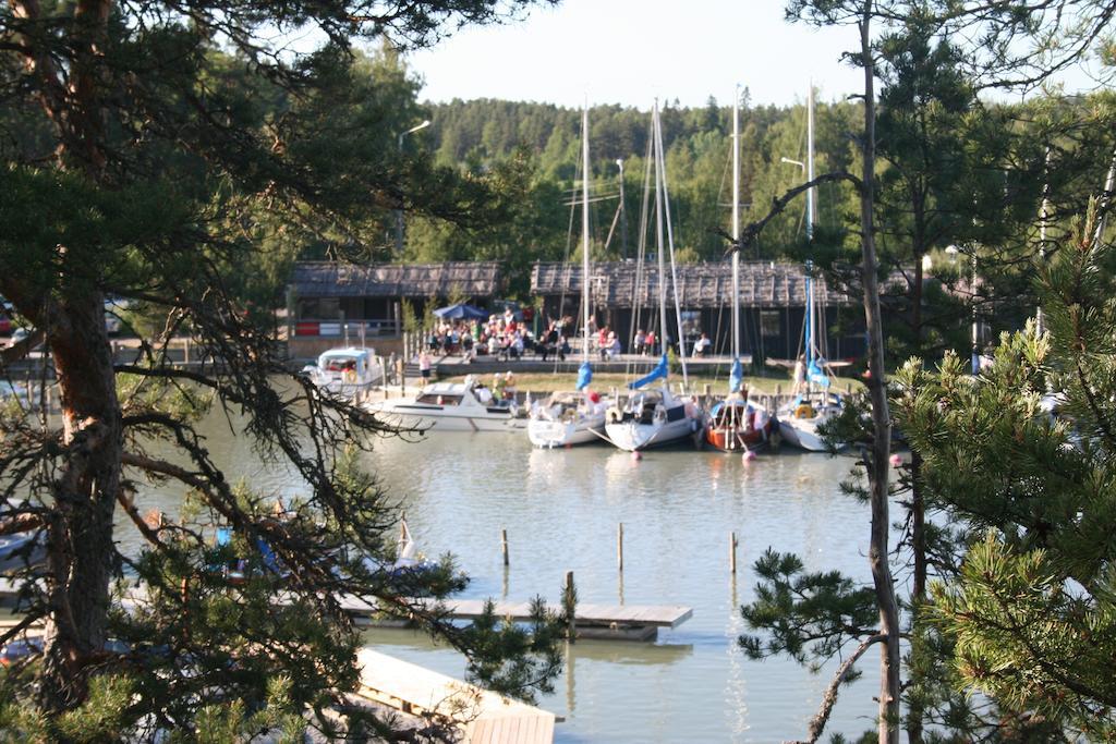 Villa Peterzens Boathouse Laupunen Esterno foto