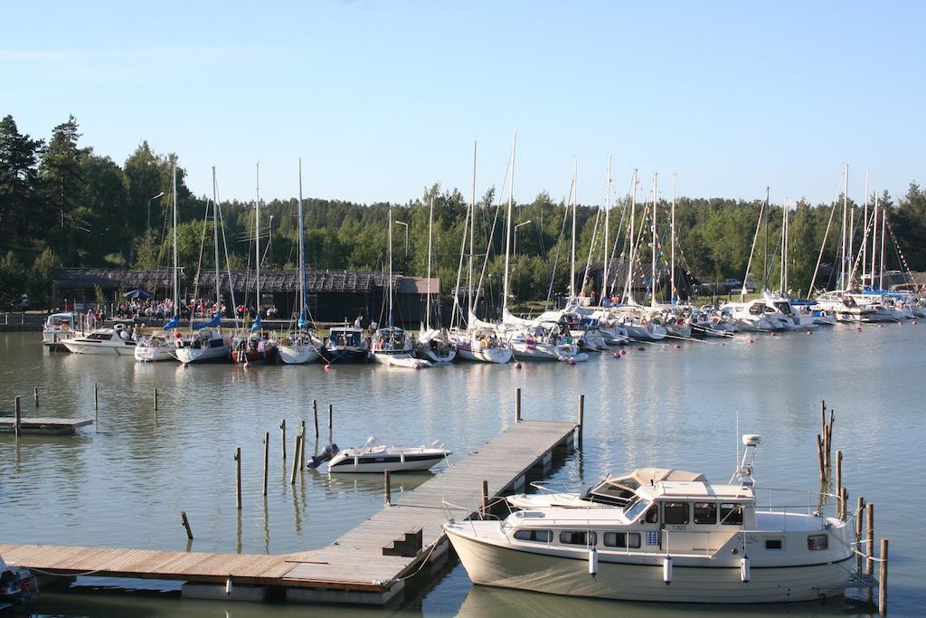 Villa Peterzens Boathouse Laupunen Esterno foto